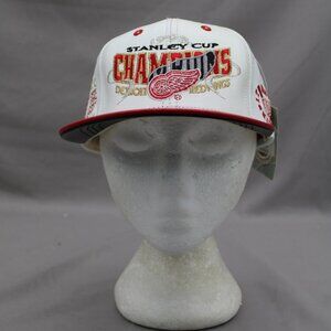 Detroit Red Wings Hat - 98 Stanley Cup Campions Leather Cap - Adult Strapback